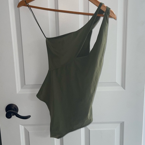 Alix NYC Page Army Green One Shoulder Cutout Bodysuit Keyhole Asymmetrical XS - Picture 6 of 10